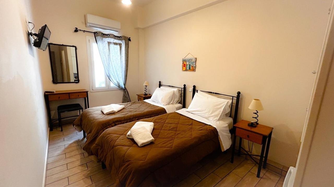 Central 9 Rooms Ermoupoli Exterior foto